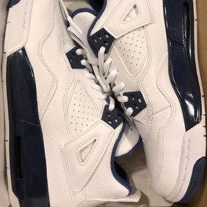 Air Jordan 4 Retro White/Blue Columbia size 5.5Y
